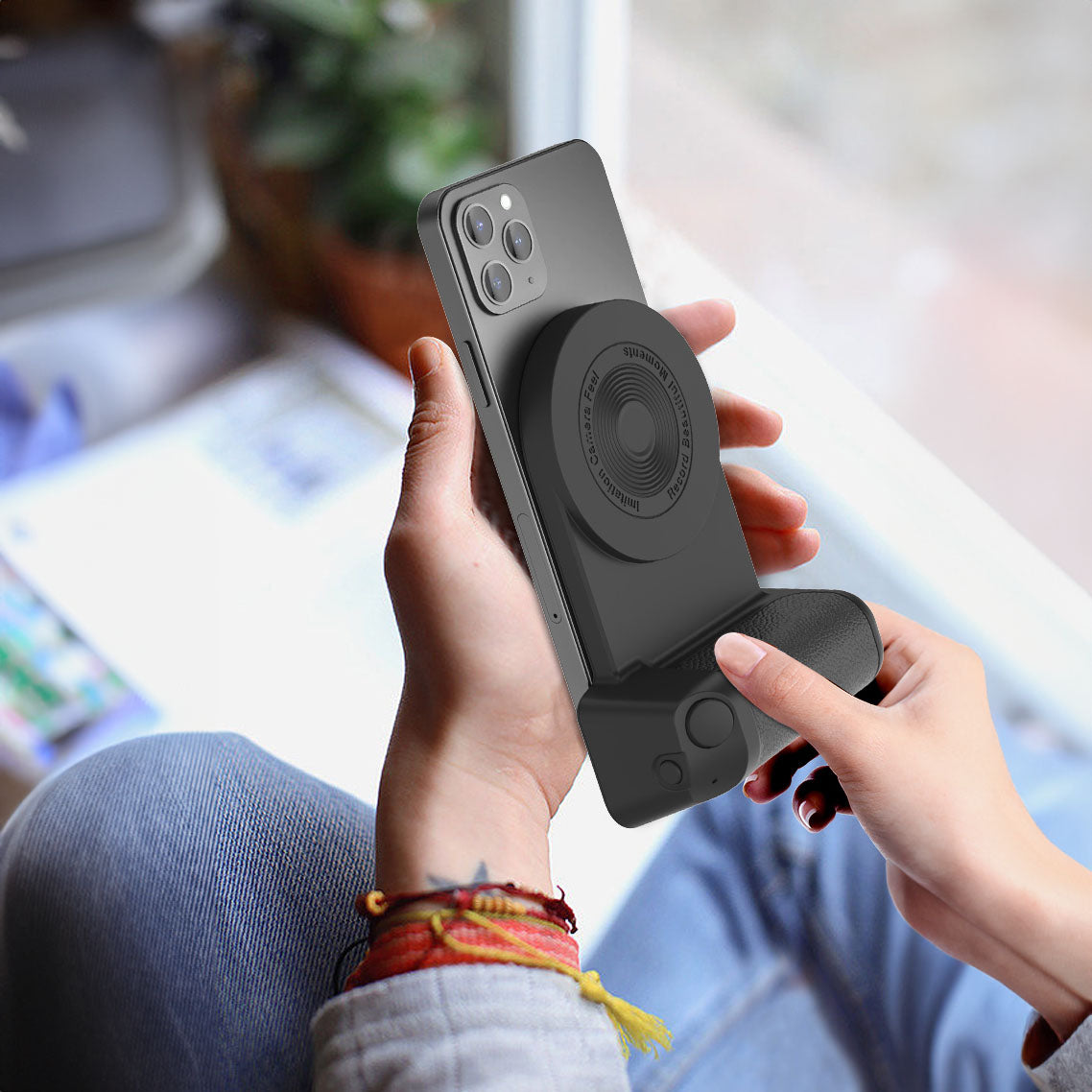 Byloh Magnetic Phone Selfie Grip