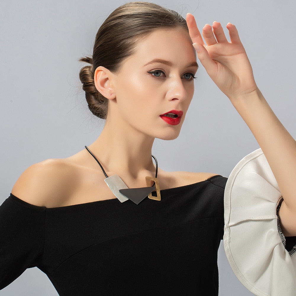 Voguish Vintage Necklace - Byloh