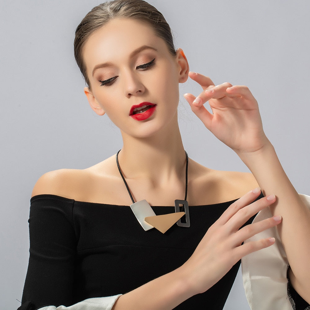 Voguish Vintage Necklace - Byloh